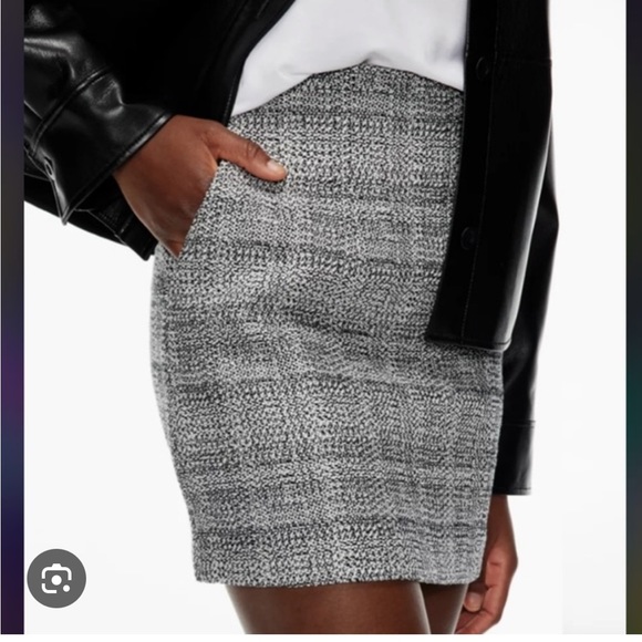 Never-worn Babaton Kinsley Skirt! - Picture 2 of 4